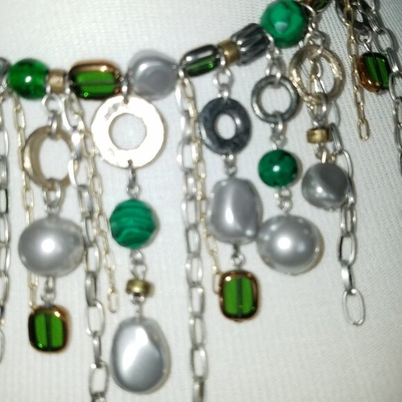 Free with $20 purchase 19" Green silver beaded necklace - Picture 2 of 5